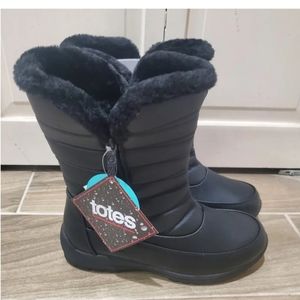 NEW Wide Size 8 Totes Winter Boots